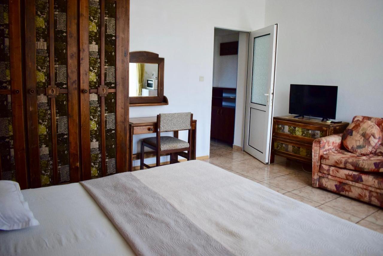 Family Hotel Apolonia Созополь Екстер'єр фото